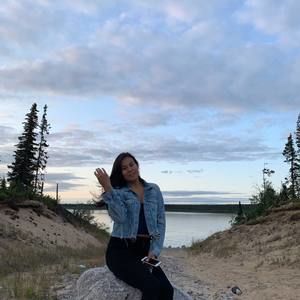 Meet your Posher, Julia